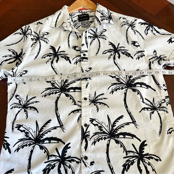 Denim and Flower | Men's White Palm Tree Print Shirt - Picture 9 of 10